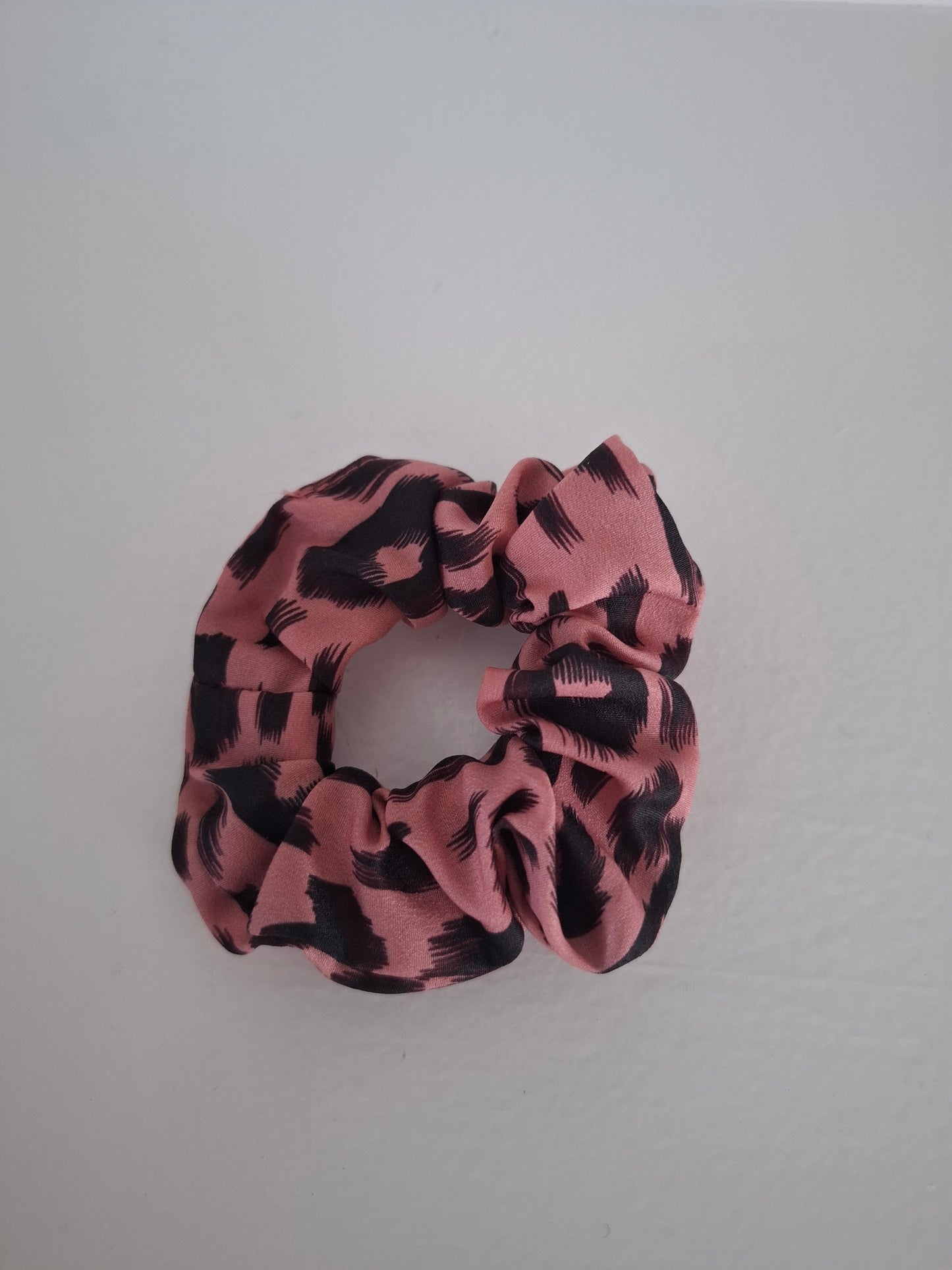 BNB Western Style Scrunchie Med